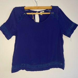 Selling this beautiful shirts, very good condition ✨